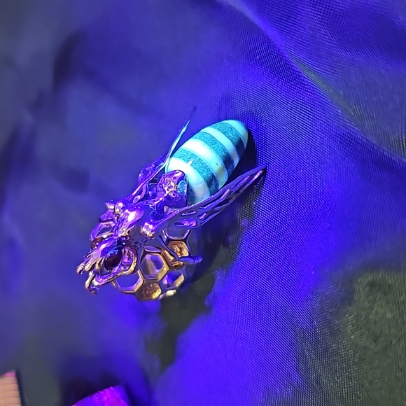 Sterling Silver Amber Large Honeycomb Bee Ring - Picture 5 of 5